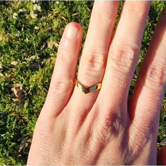 Gold Flat Chevron Curved V Ring - Picture 3 of 11